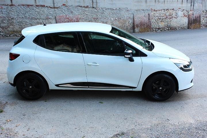 Renault Clio 1.2 75CV GPL 5 porte Live ESTETICA ESEMPLARE COLLAUDO FINO AL 2033 CLIMA NAVI CERCHI LEGA