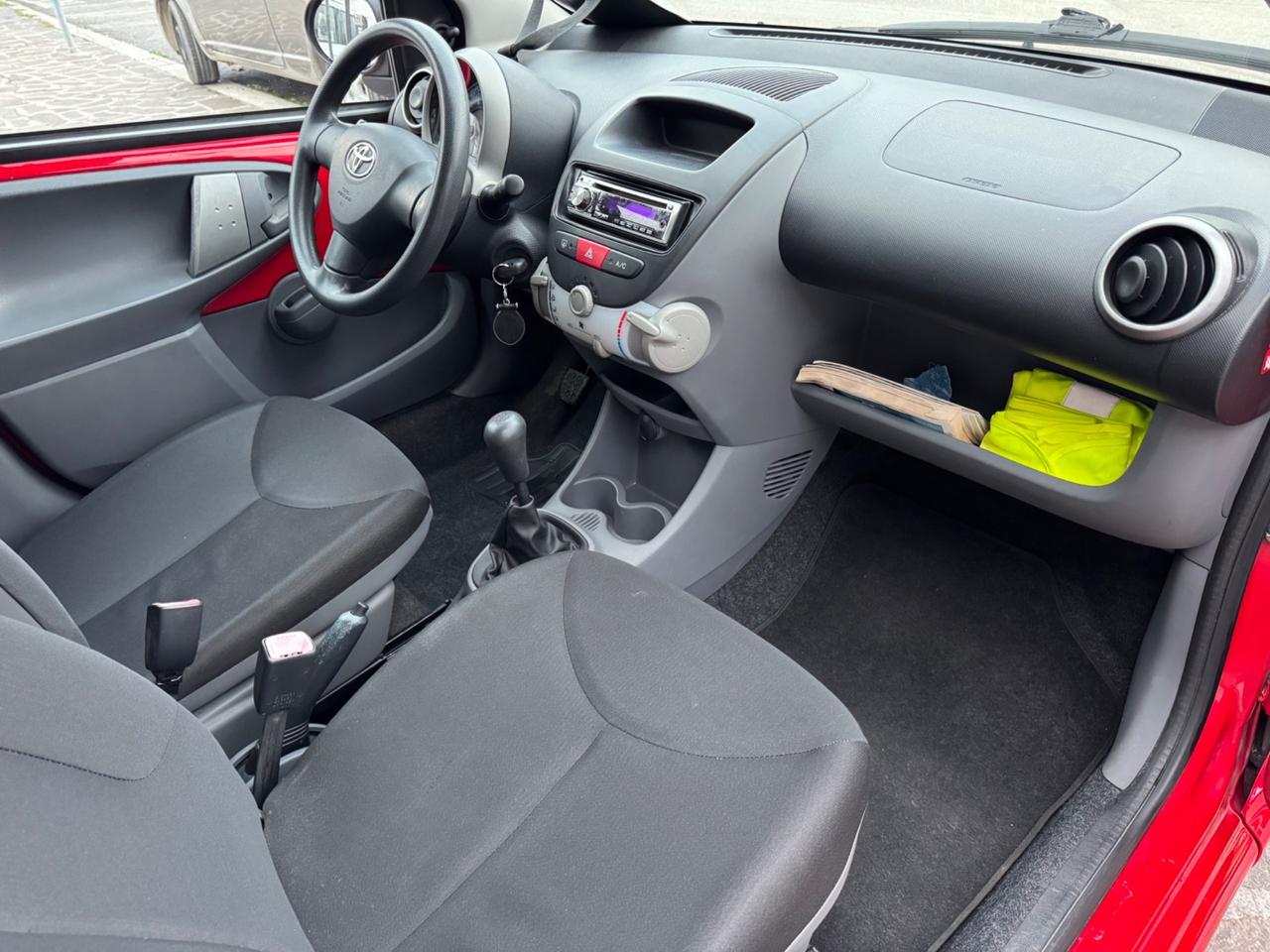 Toyota Aygo 1.0 12V VVT-i 5 porte Sol