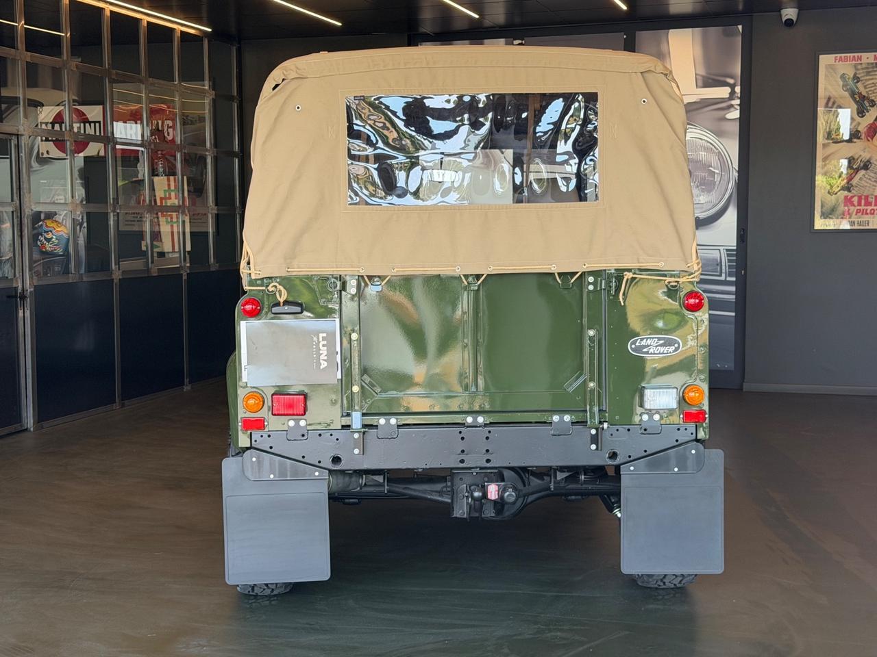 Land Rover Defender 90 diesel Soft-top 19J