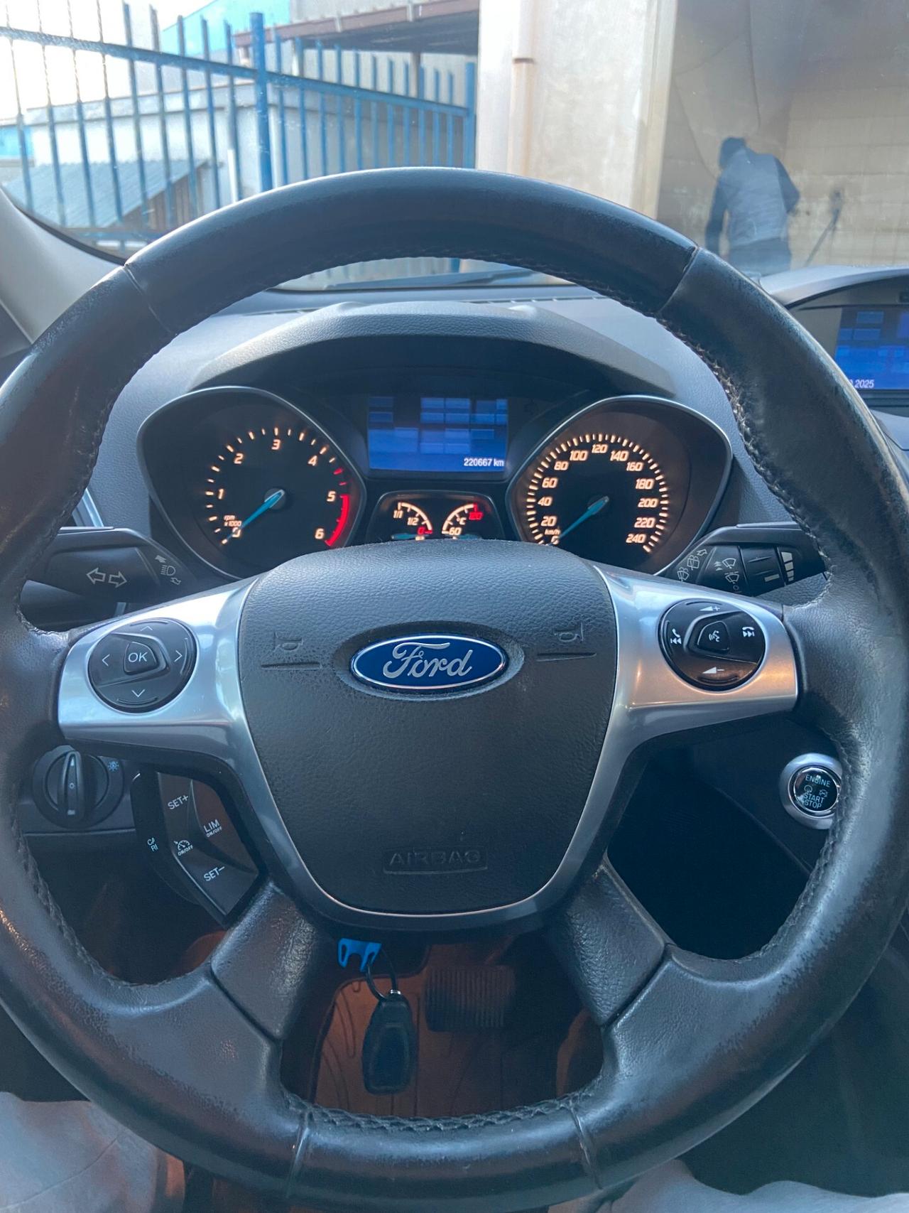 Ford Kuga 2.0 TDCI 4WD Titanium CAMBIO AUTOMATICO NUOVO