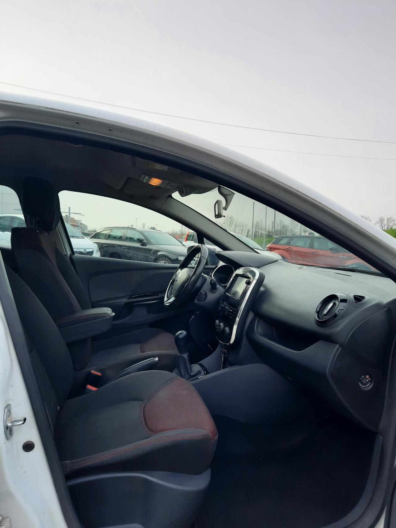 Renault Clio 1.2 75CV 5 porte Live OK NEOPATENTATI