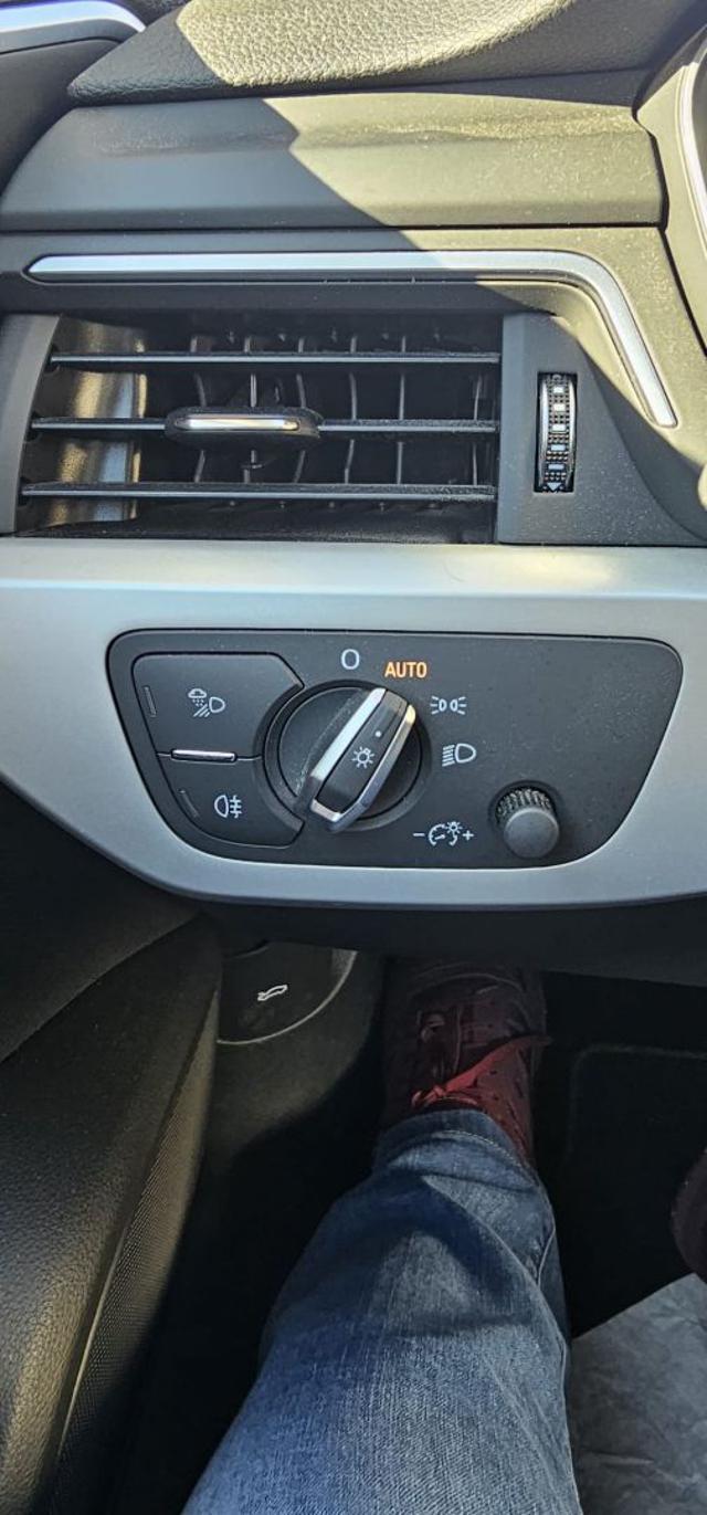 AUDI A4 Avant 40 TDI quattro S tronic Business Advanced