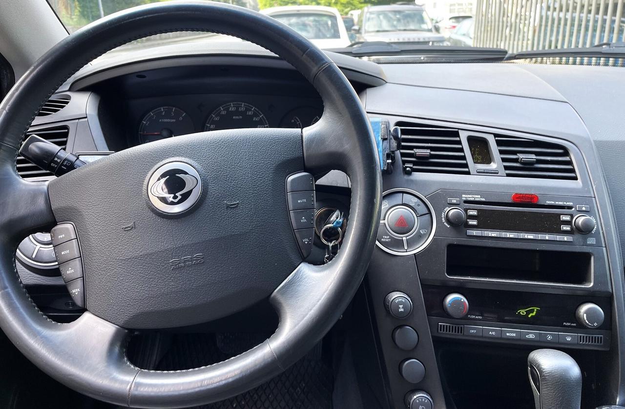 SSANGYONG KYRON 2.0 XDI AUTOMATIC 4X4 -