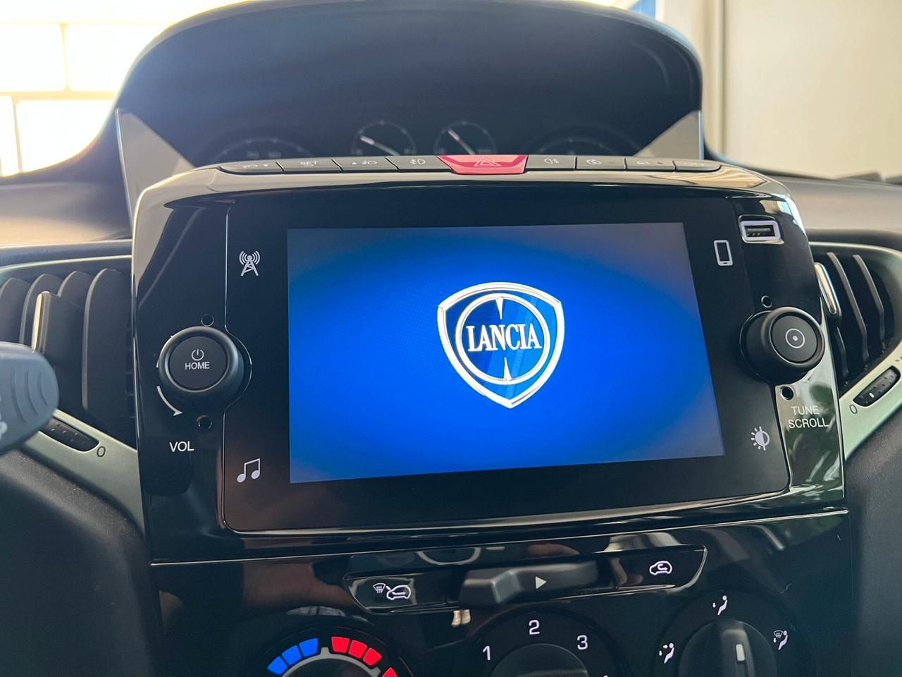 Lancia Ypsilon 1.0 FireFly 5 porte S&S Hybrid Ecochic Gold