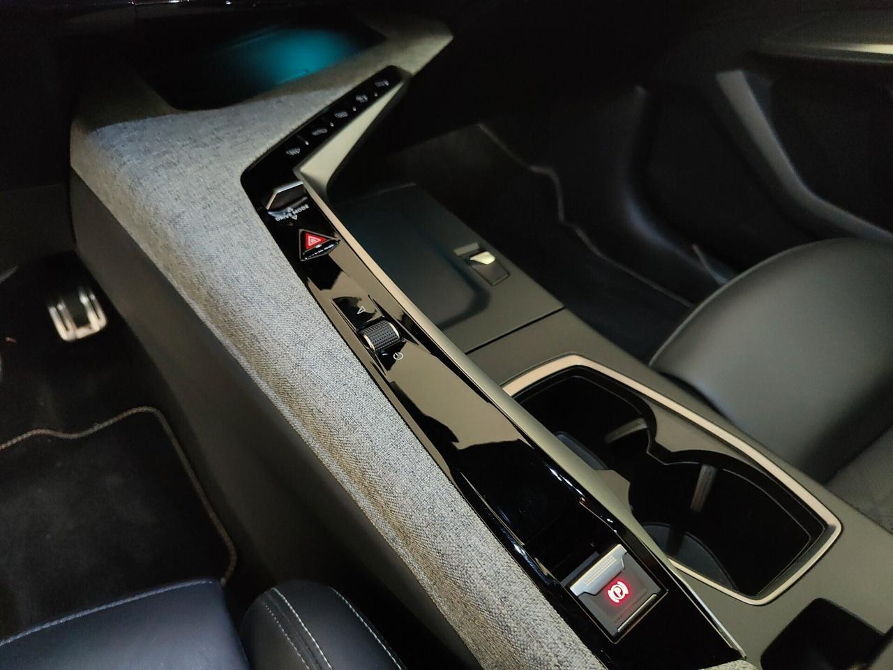 Peugeot 5008 motore elettrico (73kWh) 210 CV GT