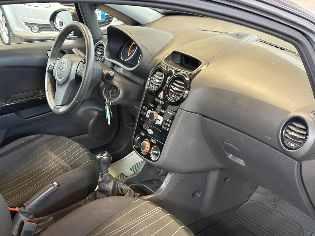 Opel Corsa 1.2 3 porte Sport