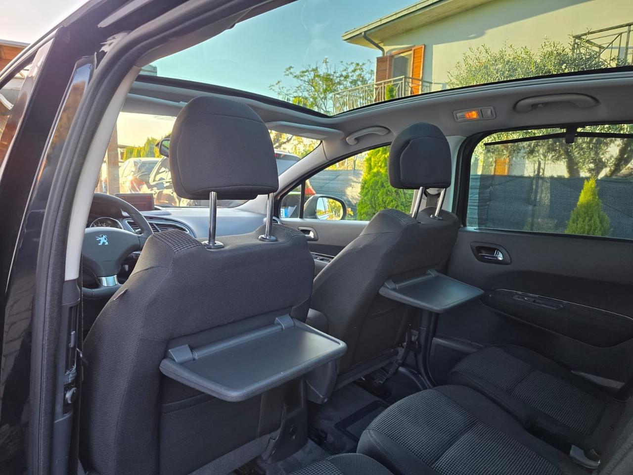 Peugeot 5008 1.6 HDi 110CV Féline