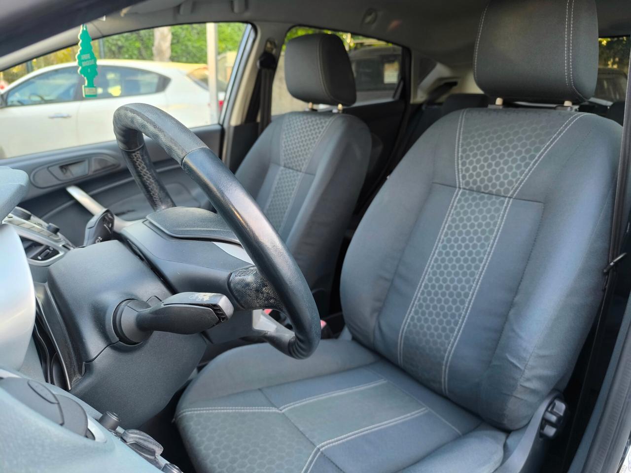 Ford Fiesta 1.4 TDCi 68CV 5 porte Titanium