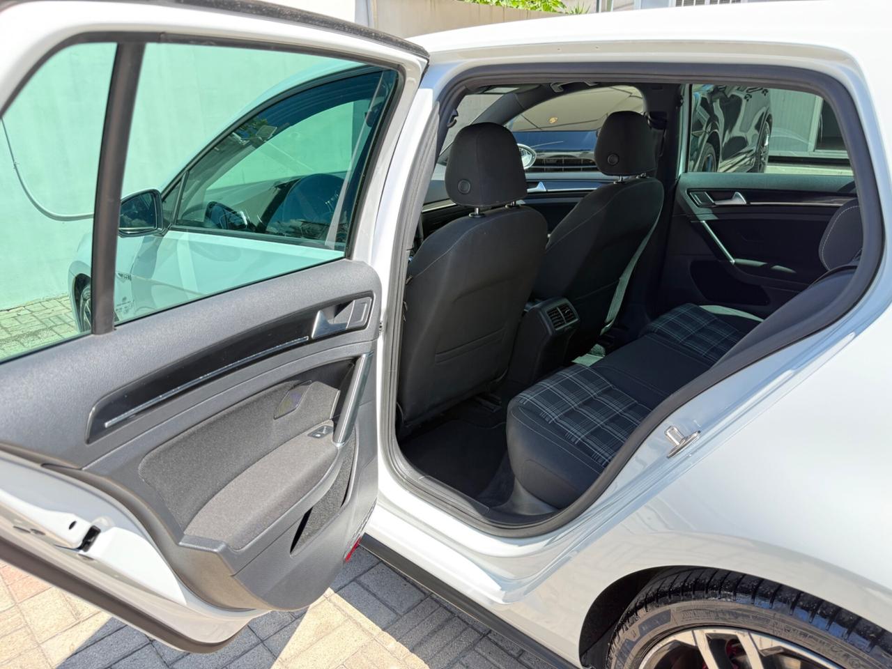 Volkswagen Golf GTD DSG Sport Edition