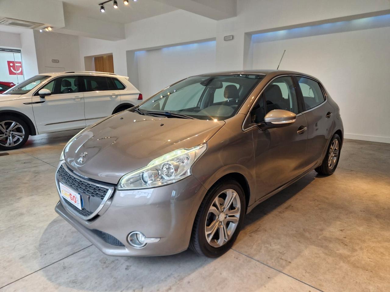 Peugeot 208 1.2 VTi 82 CV 5 porte allure