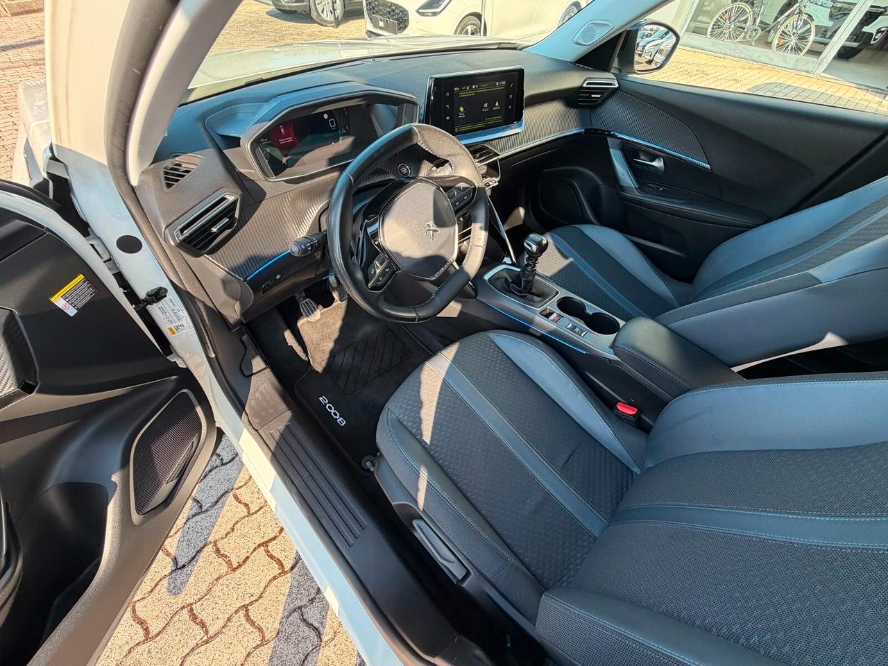 Peugeot 2008 PureTech 100 S&S Allure