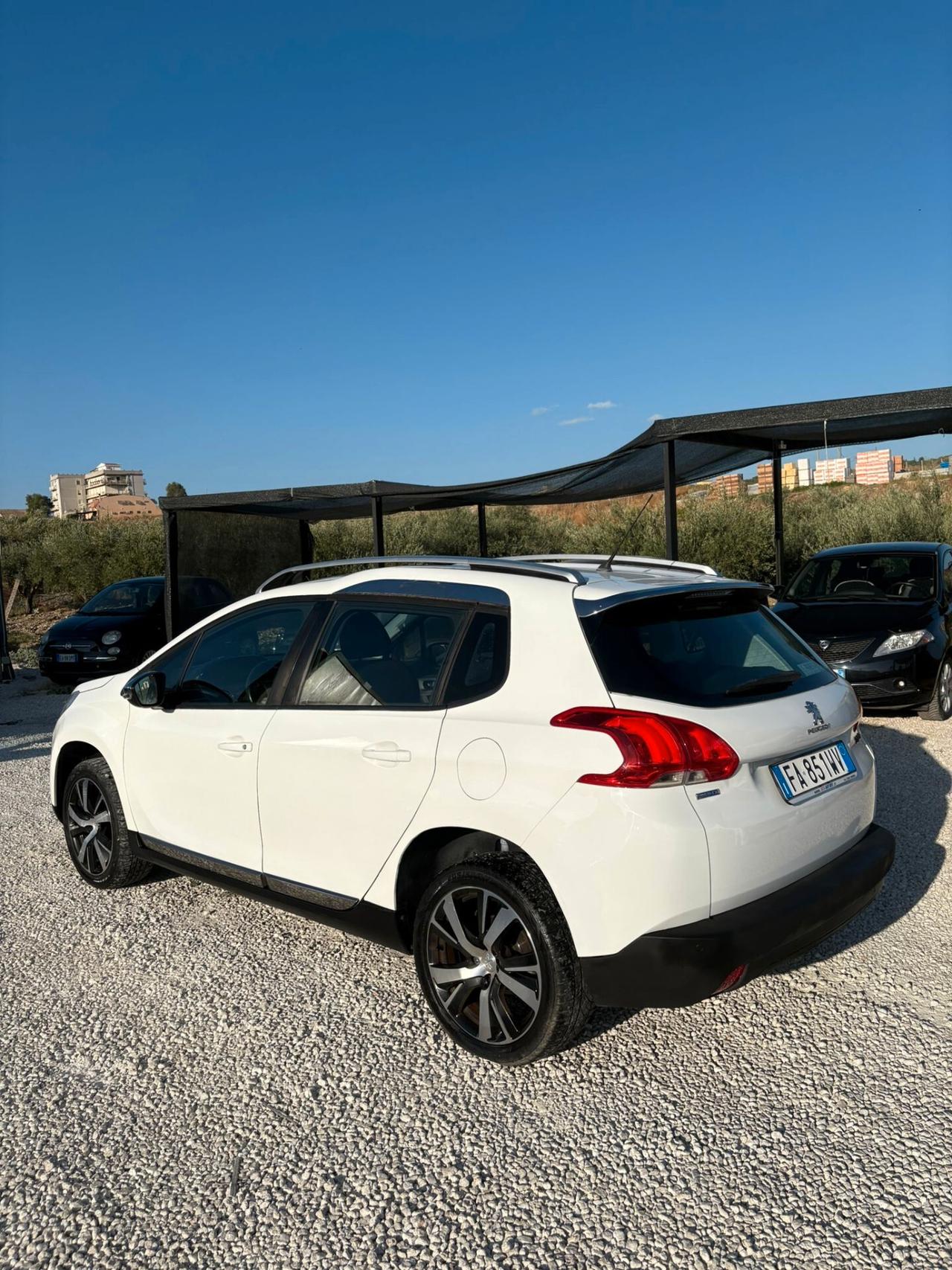 Peugeot 2008 BlueHDi 100 S&S Allure