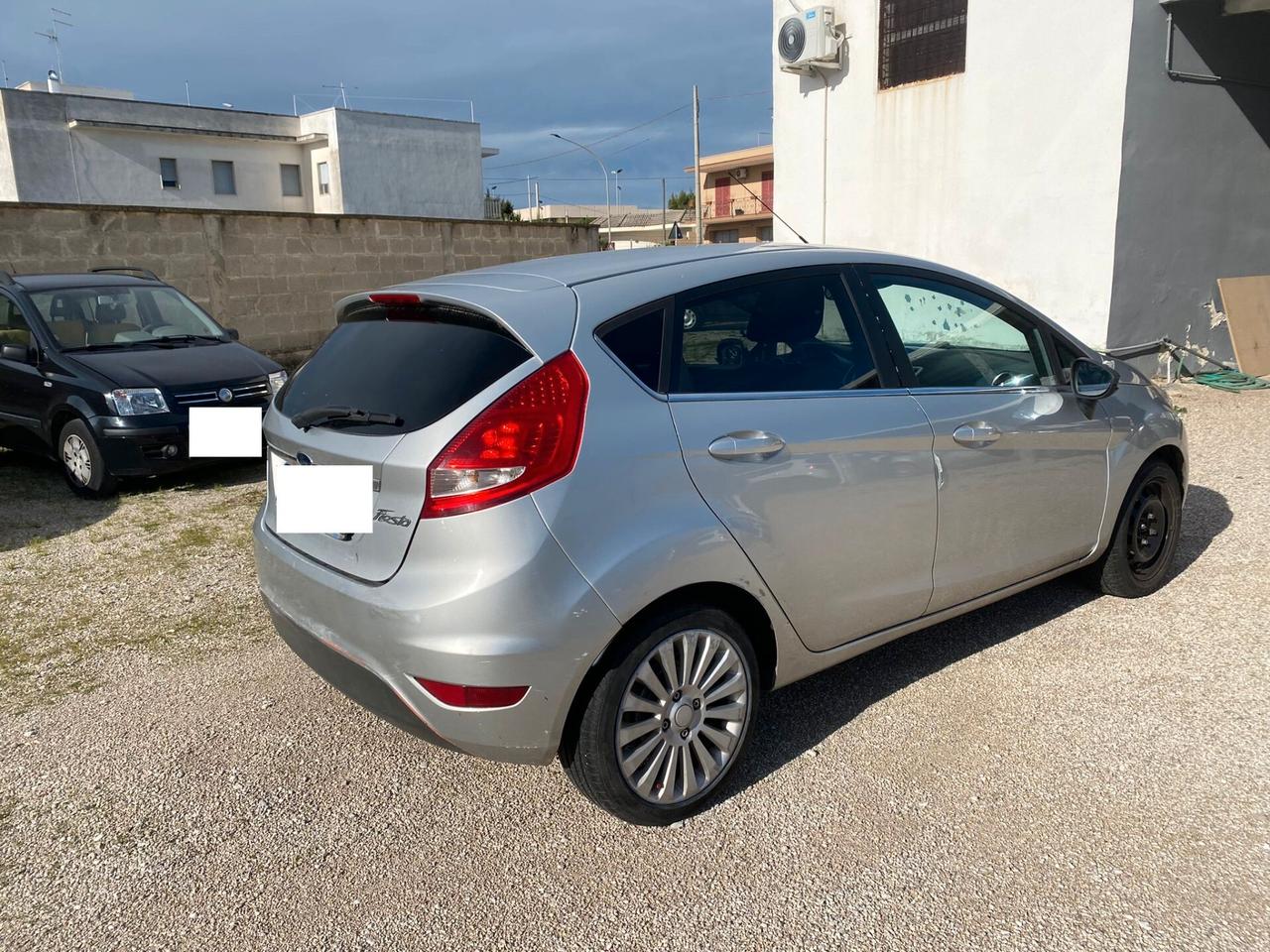 Ford Fiesta 1.4 5 porte Bz.- GPL Titanium