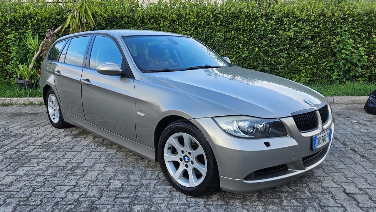 Bmw 320d 177CV E91 MOTORE BATTE !
