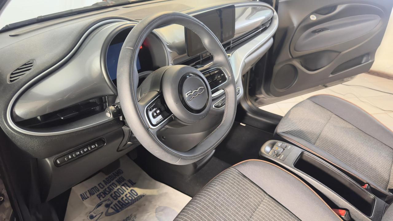 Fiat 500e 3+1 42 kWh Icon +