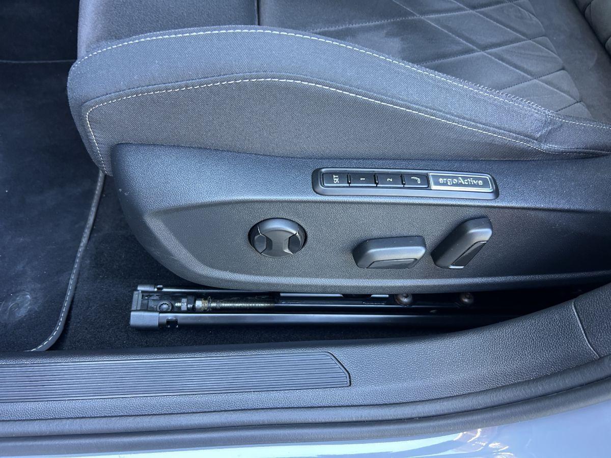 VOLKSWAGEN - Golf- 2.0 tdi Life 115cv dsg