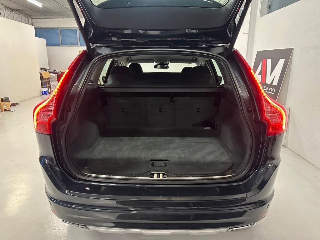 Volvo XC60 2.4 d4 Momentum awd 181cv geartronic