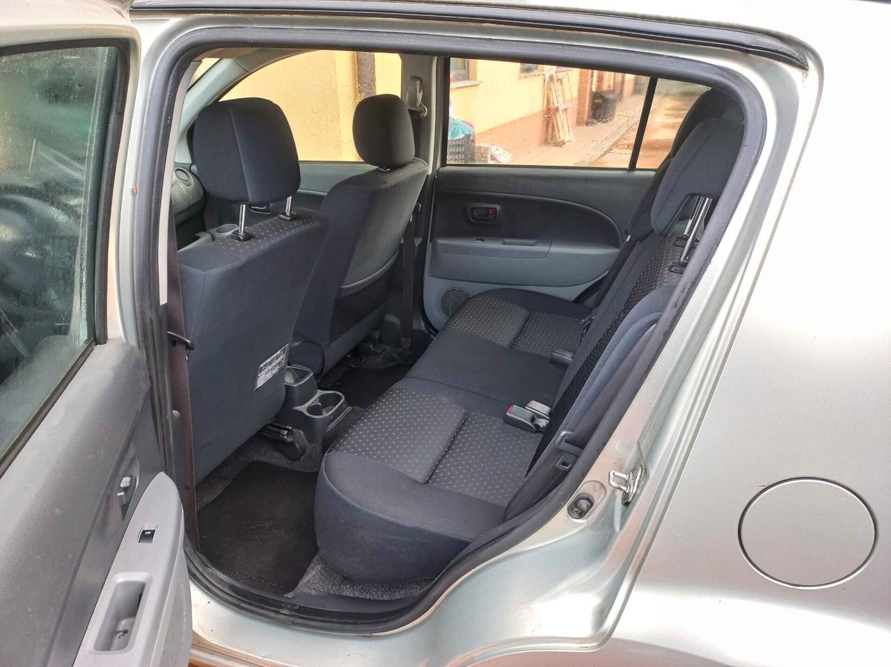 Daihatsu Sirion 1.0 Sho