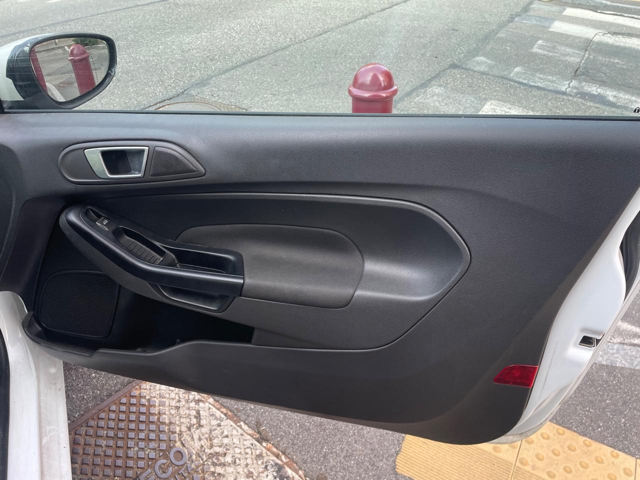 Ford Fiesta 1.2 60CV 3 porte Titanium/1PROP/GARANZIA