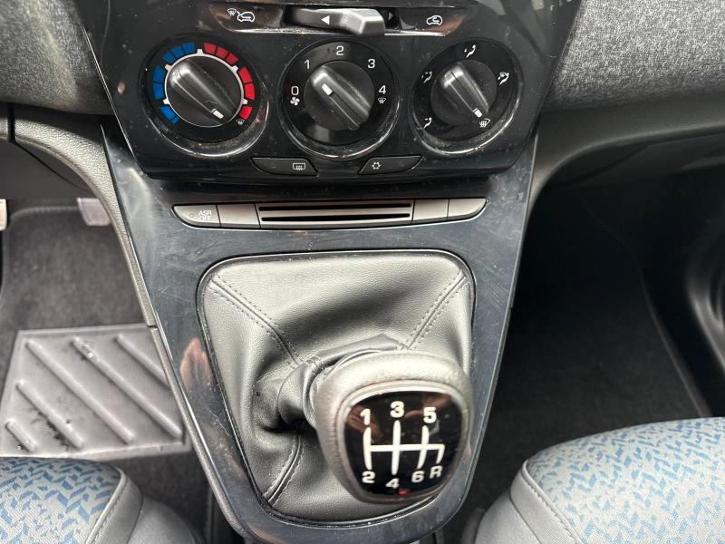 Lancia Ypsilon 1.0 firefly hybrid Gold s&s 70cv ADATTA NEOPATENTATI