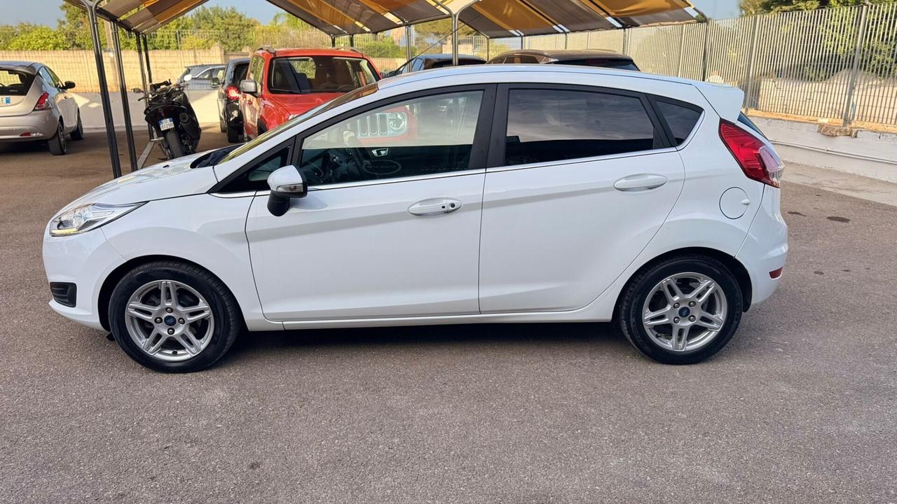 Ford Fiesta 1.5 TDCi 75CV Titanium led keyless