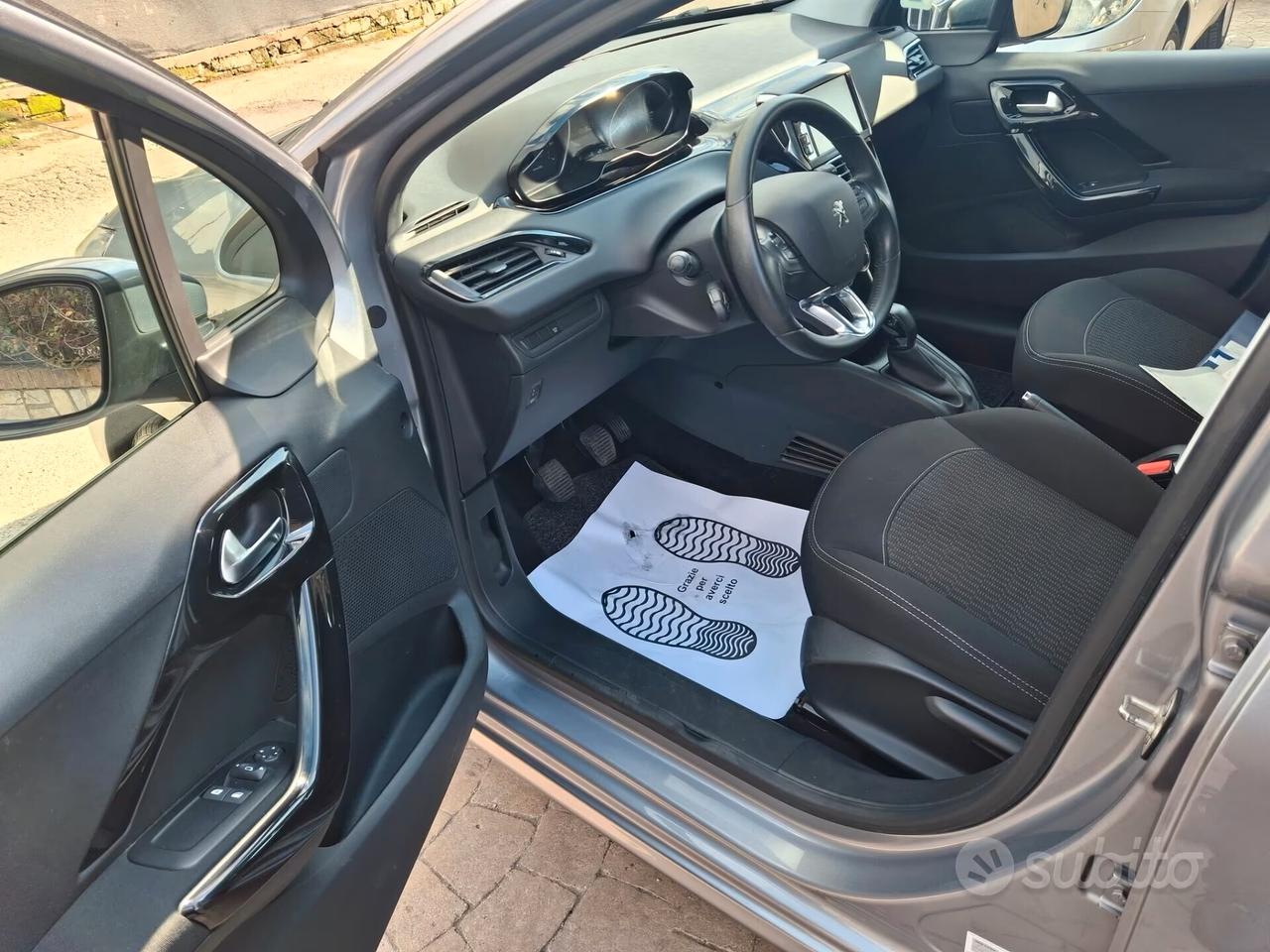 Peugeot 208 PureTech 82 5 porte Allure CERCHI CLIMA CRUISE MULTIFUNZIONE BLUETOOTH NAVIGATORE