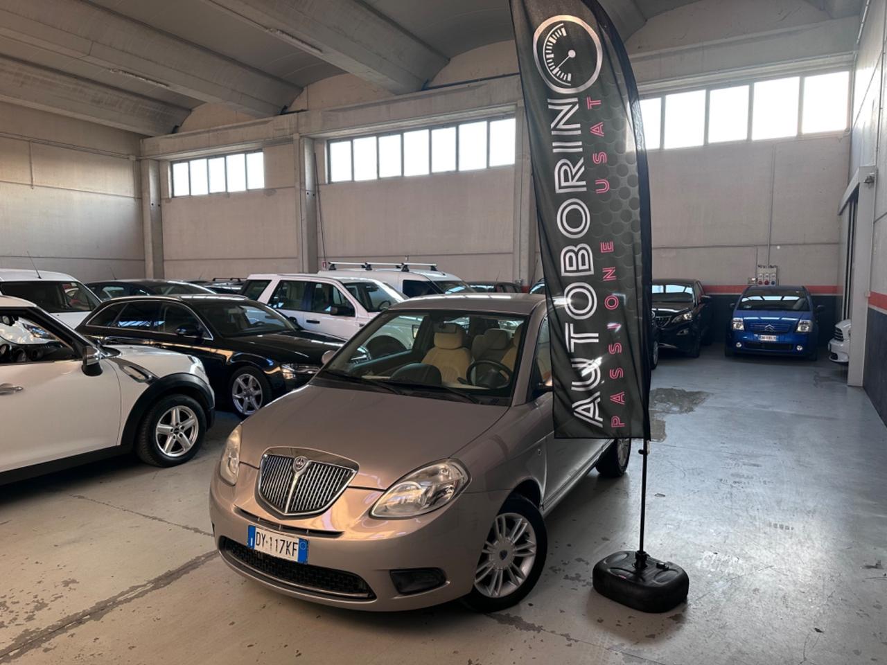 Lancia Ypsilon 1.4 Oro