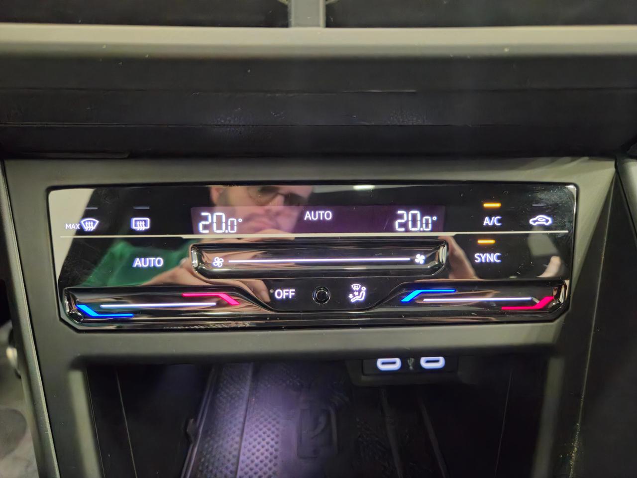 Volkswagen Taigo 1.0 tsi R-Line 110cv - ACC/Lim - Cam - Carplay - Tetto