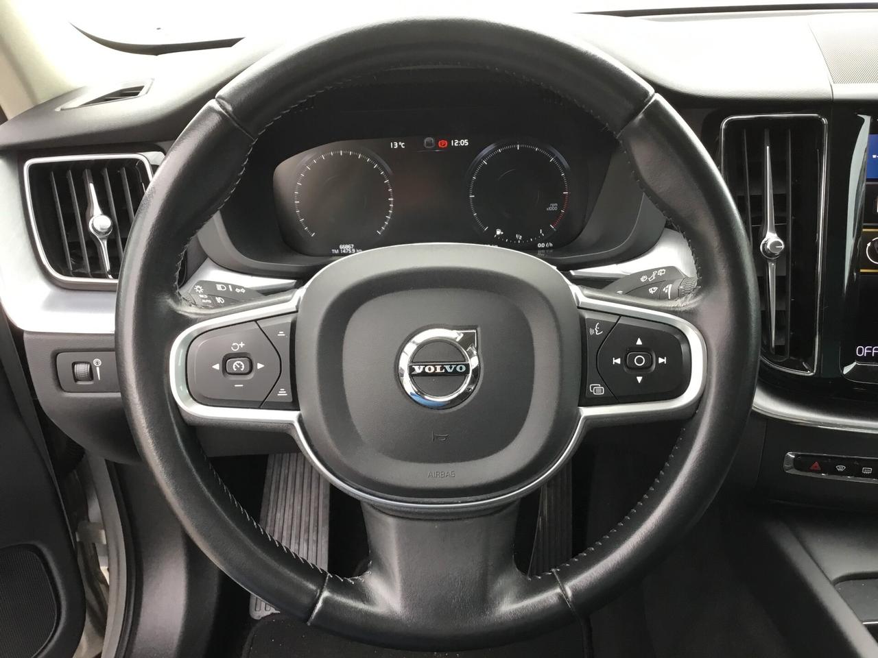 Volvo XC 60 B4 (d) AWD Geartronic Momentum Pro