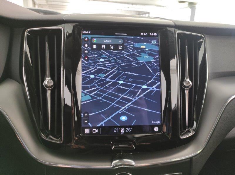 VOLVO XC60 (2017-->) - XC60 B4 Geartronic Momentum