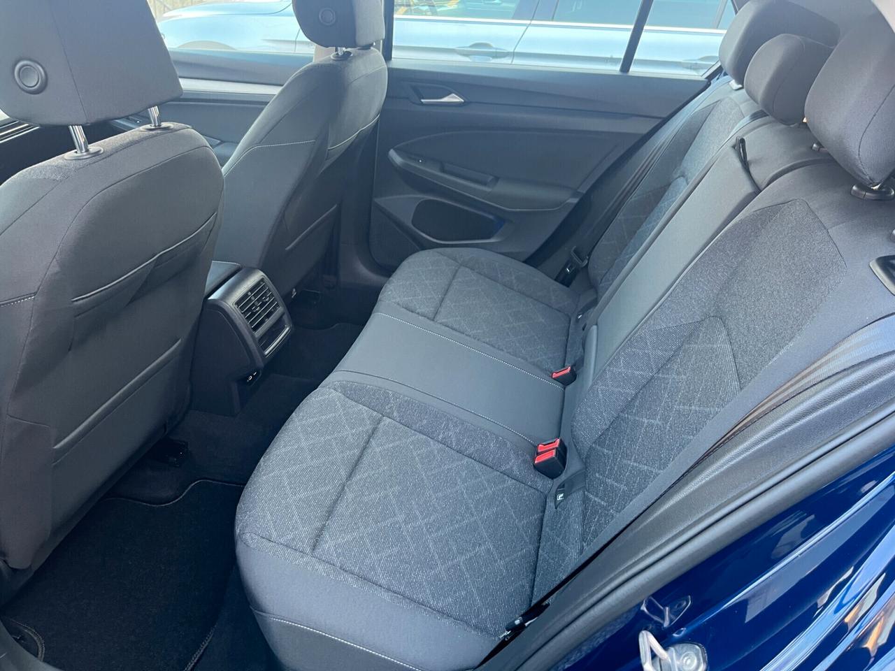 Volkswagen Golf 2.0 TDI DSG Life 02/2022 KM 81156