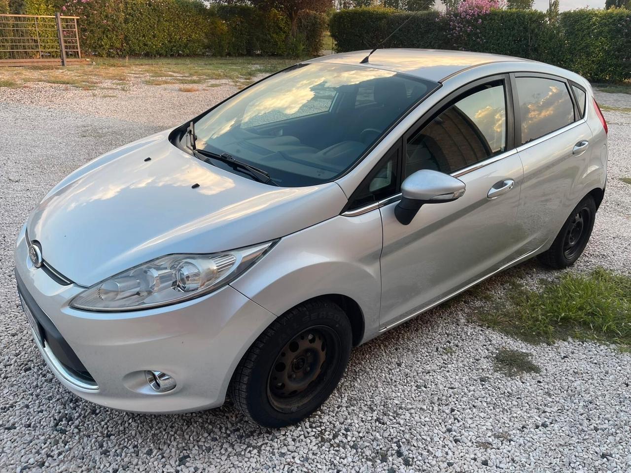 Ford Fiesta 1.4 TDCi 70CV 5 porte Titanium