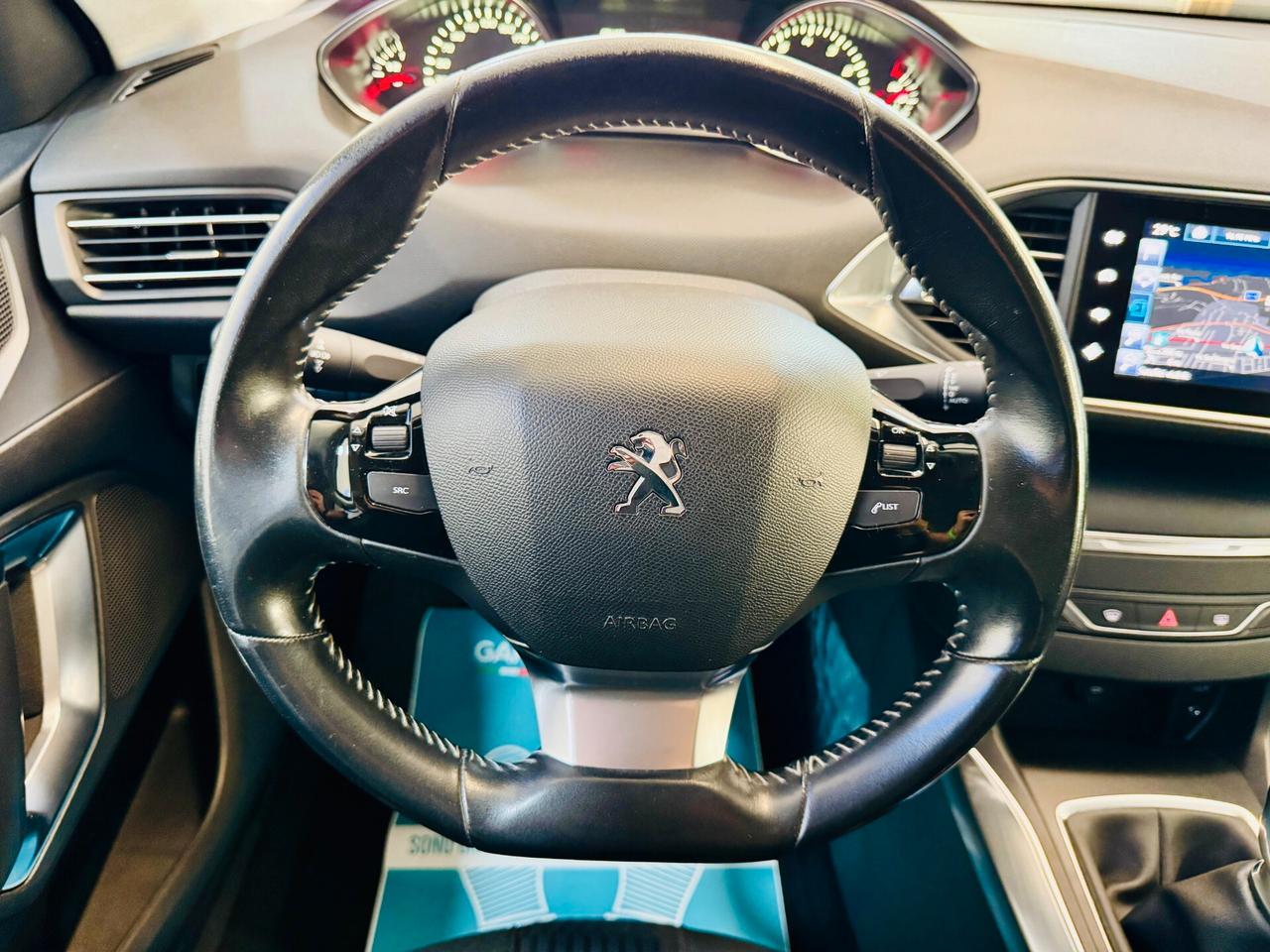 Peugeot 308 Active 110 Cv - Navi / R.Camera