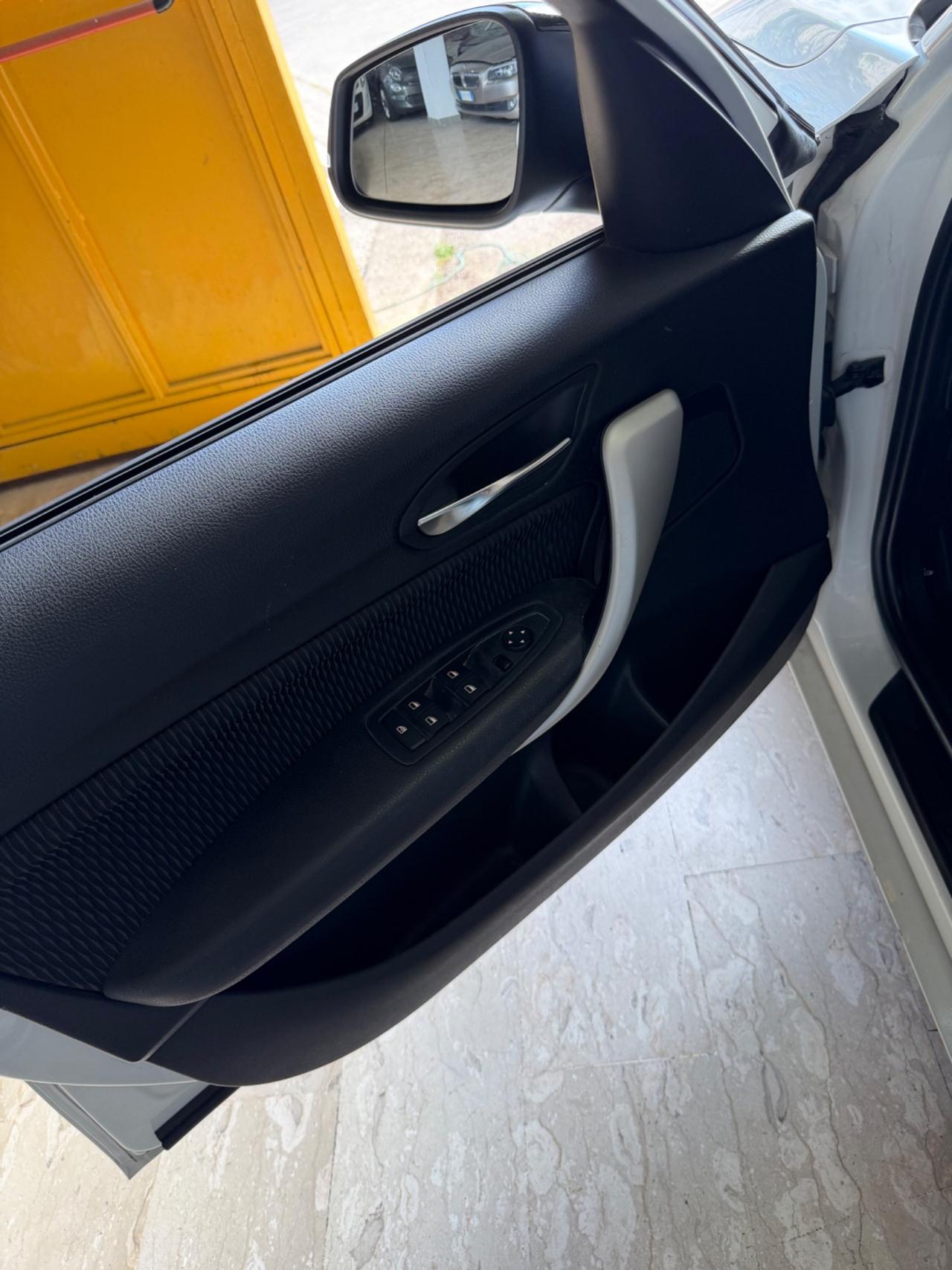 Bmw 116d 2016 5p. Urban