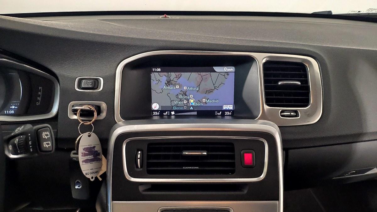 VOLVO V60 D6 Twin Engine Geartronic Summum