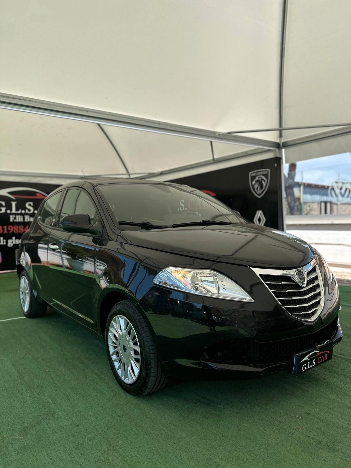 Lancia Ypsilon 1.2 69 CV 5 porte S&S Silver