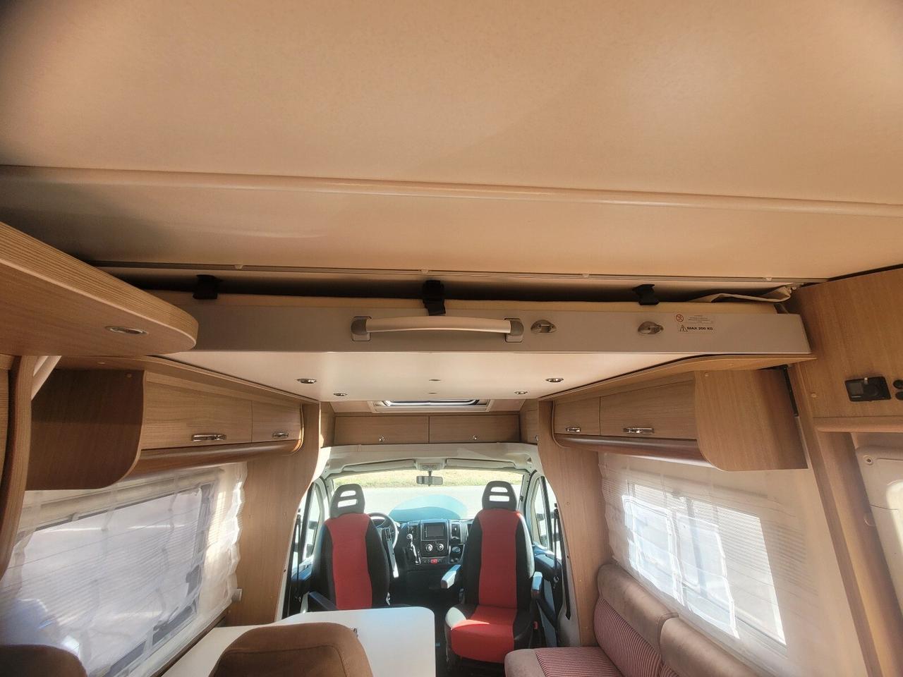 Adria MATRIX M 680 SP CON AMPIO GARAGE