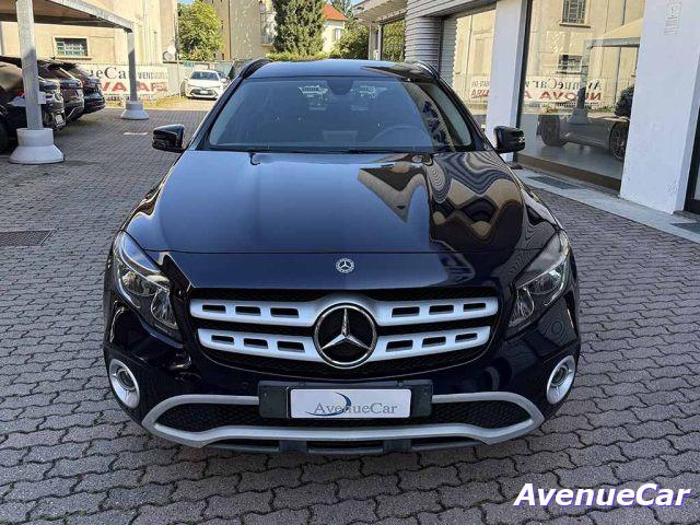 MERCEDES-BENZ GLA 180 d SPORT TELECAMERA NAVIGATORE SEDILI SPORTIVI