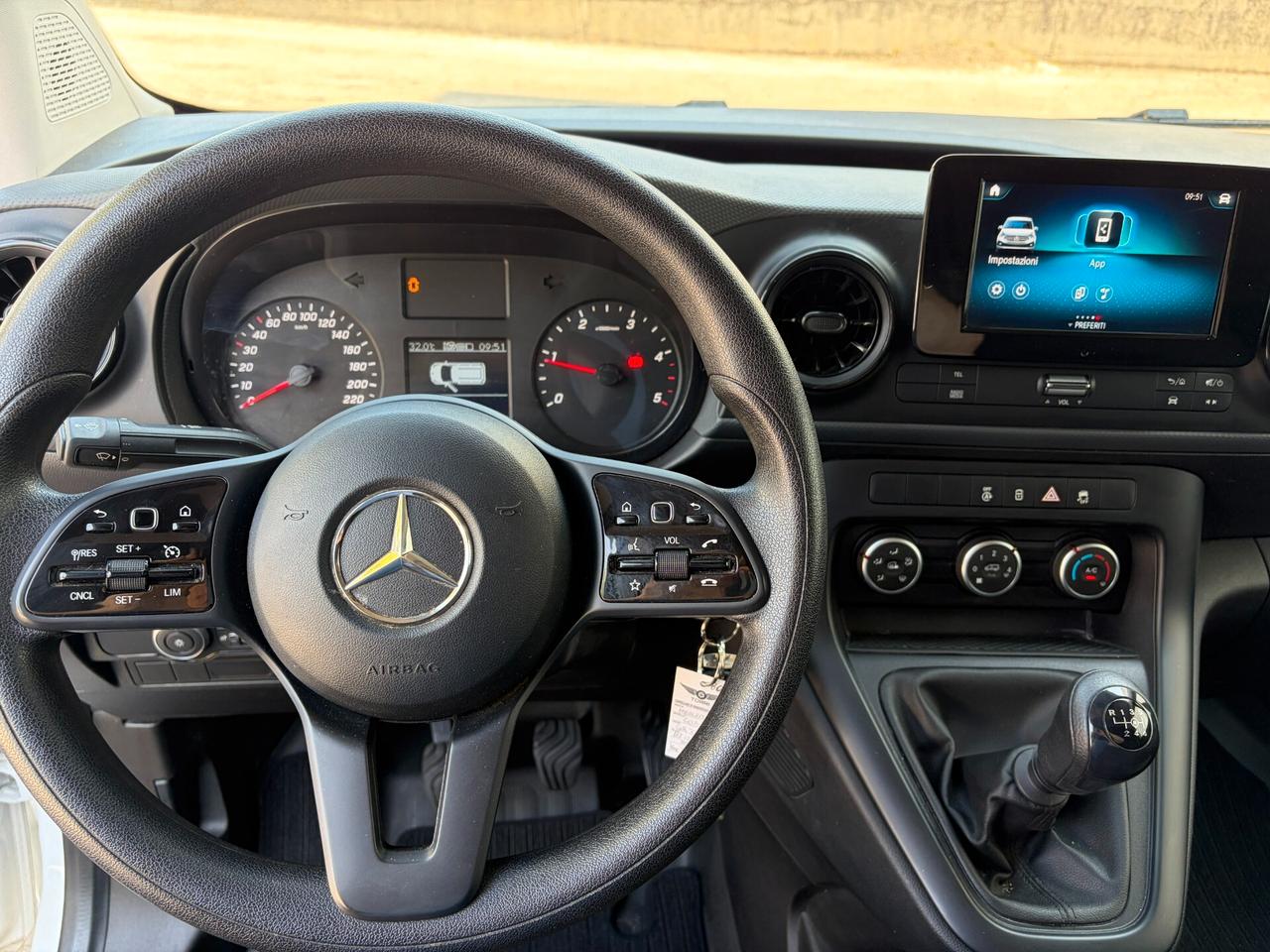 Mercedes Benz