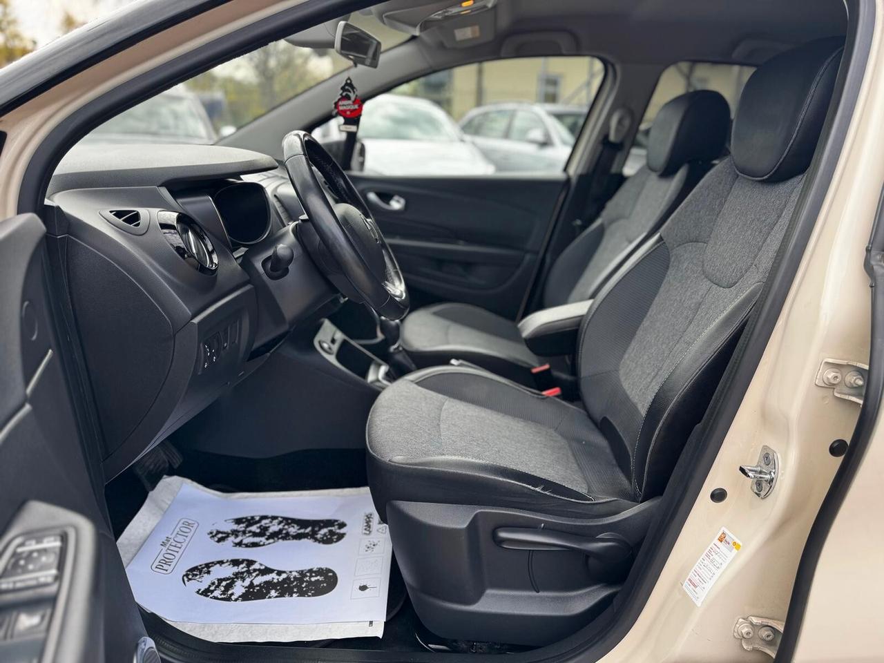 Renault Captur dCi 8V 90 CV EDC Initiale Paris