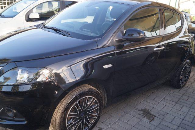 LANCIA Ypsilon 1.0 FireFly 5 porte S&S Hybrid Silver