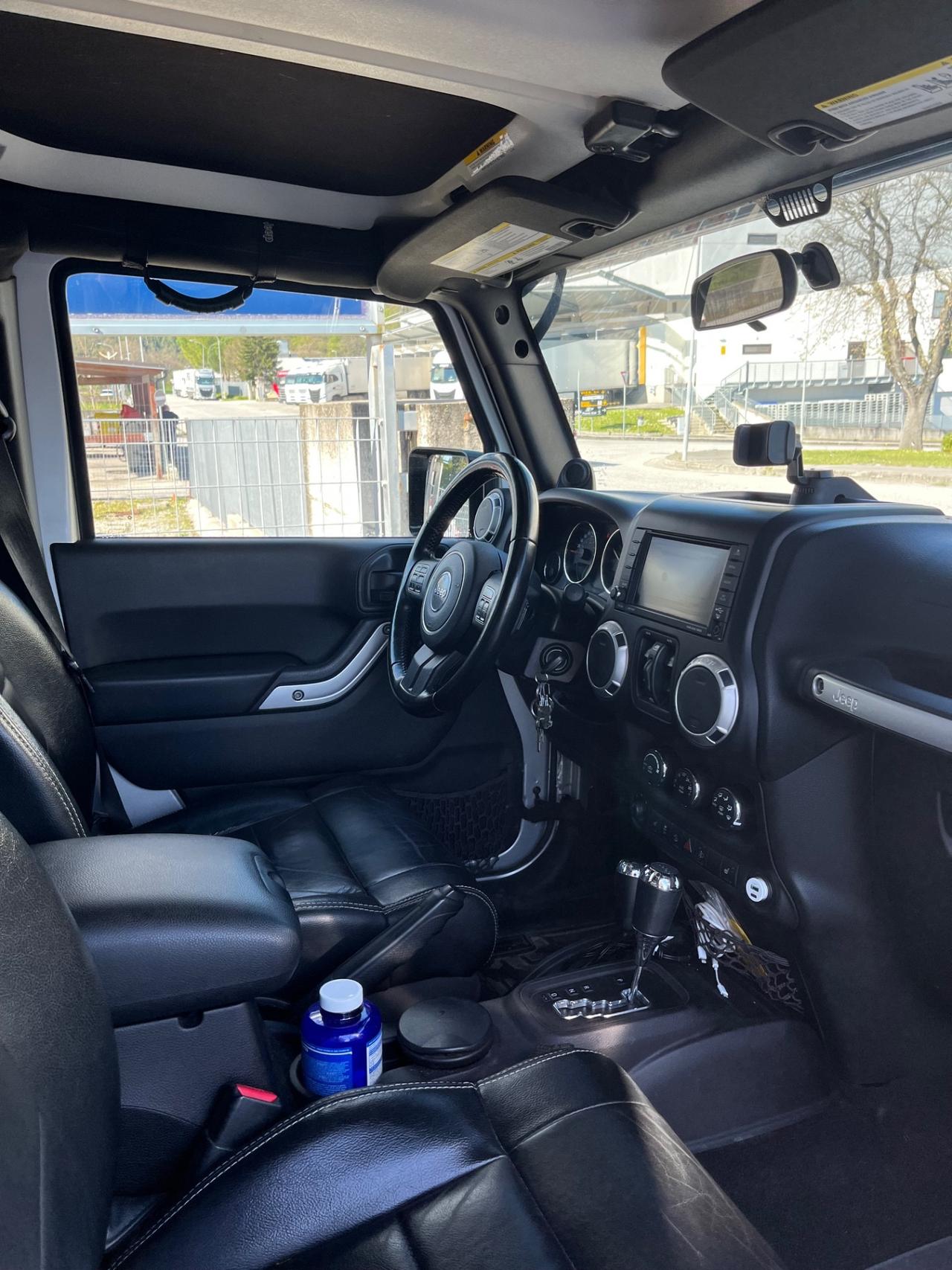 Jeep Wrangler 2.8 CRD DPF Sahara Auto