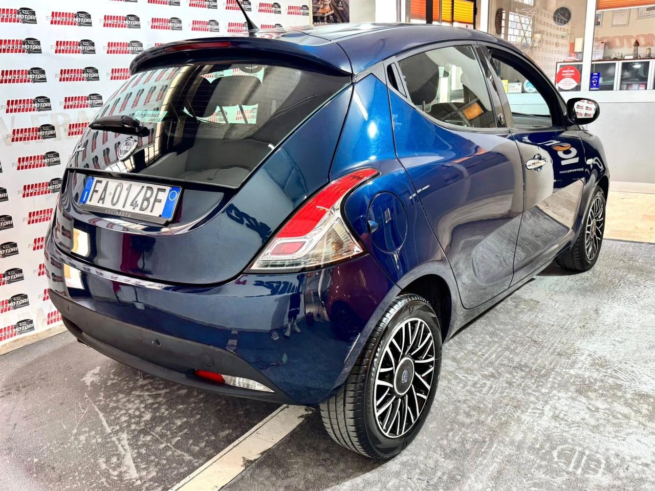 Lancia Ypsilon 1.2 69 CV 5 porte GPL Ecochic 30th Anniversary