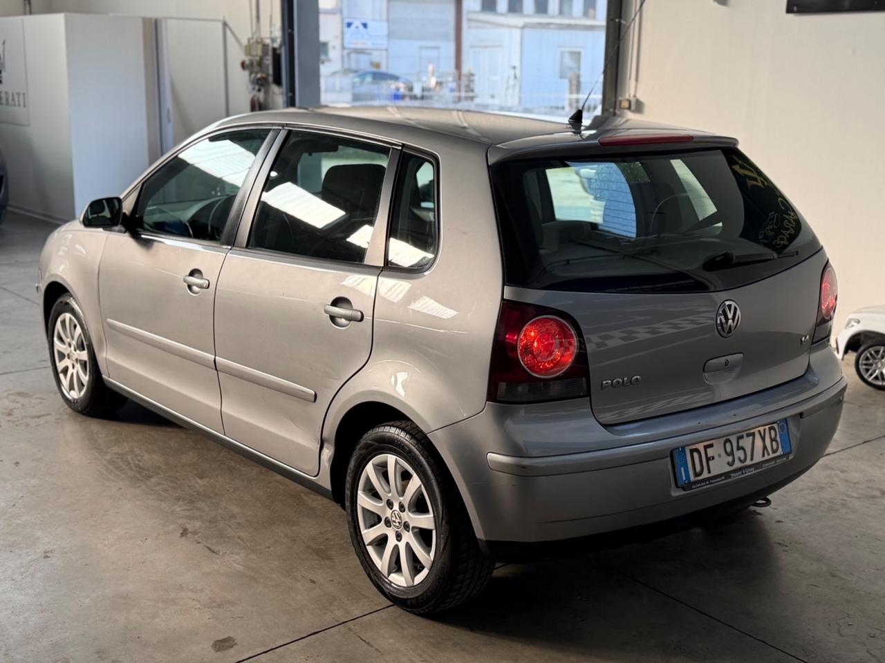 Volkswagen Polo 1.4/80CV 16V 5p. Sportline
