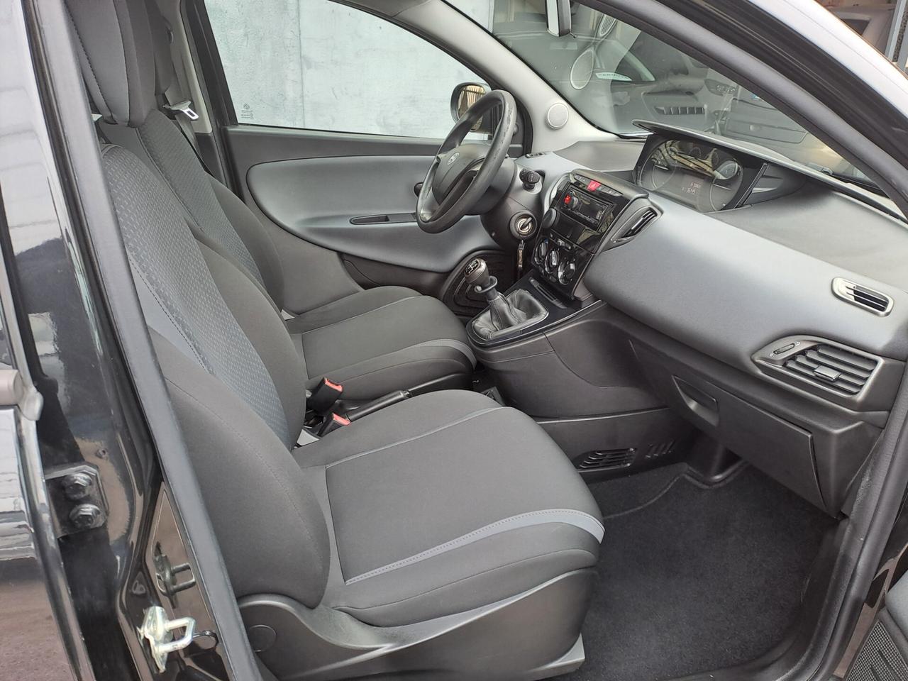 Lancia Ypsilon 1.2 69CV - OK NEOPATENTATI