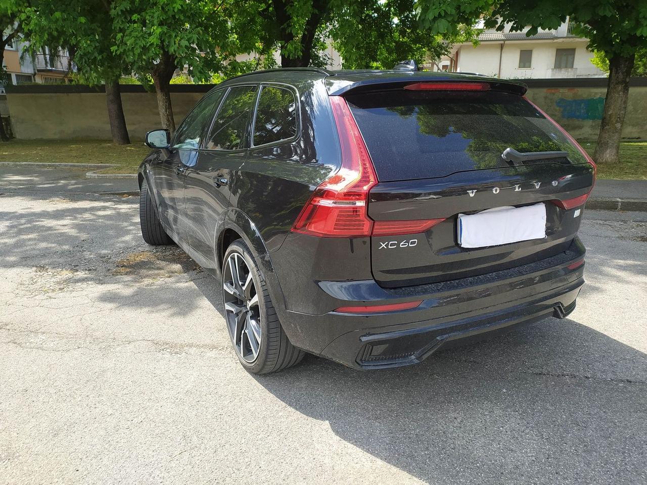 Volvo XC 60 2.0 T6 Recharge PHEV Ultimate Dark