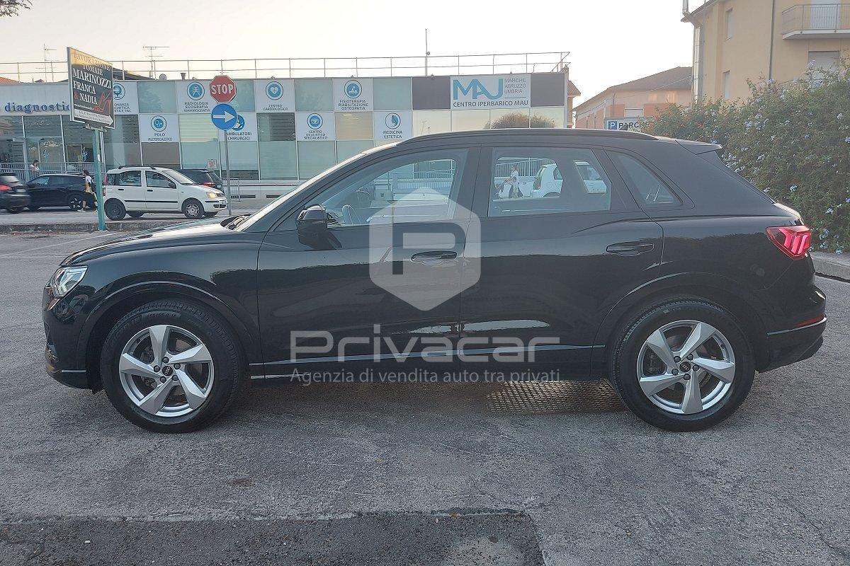 AUDI Q3 35 TDI S tronic Business Advanced