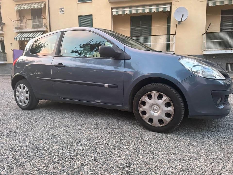 RENAULT CLIO 1.2 BENZ NEOPATENTATI