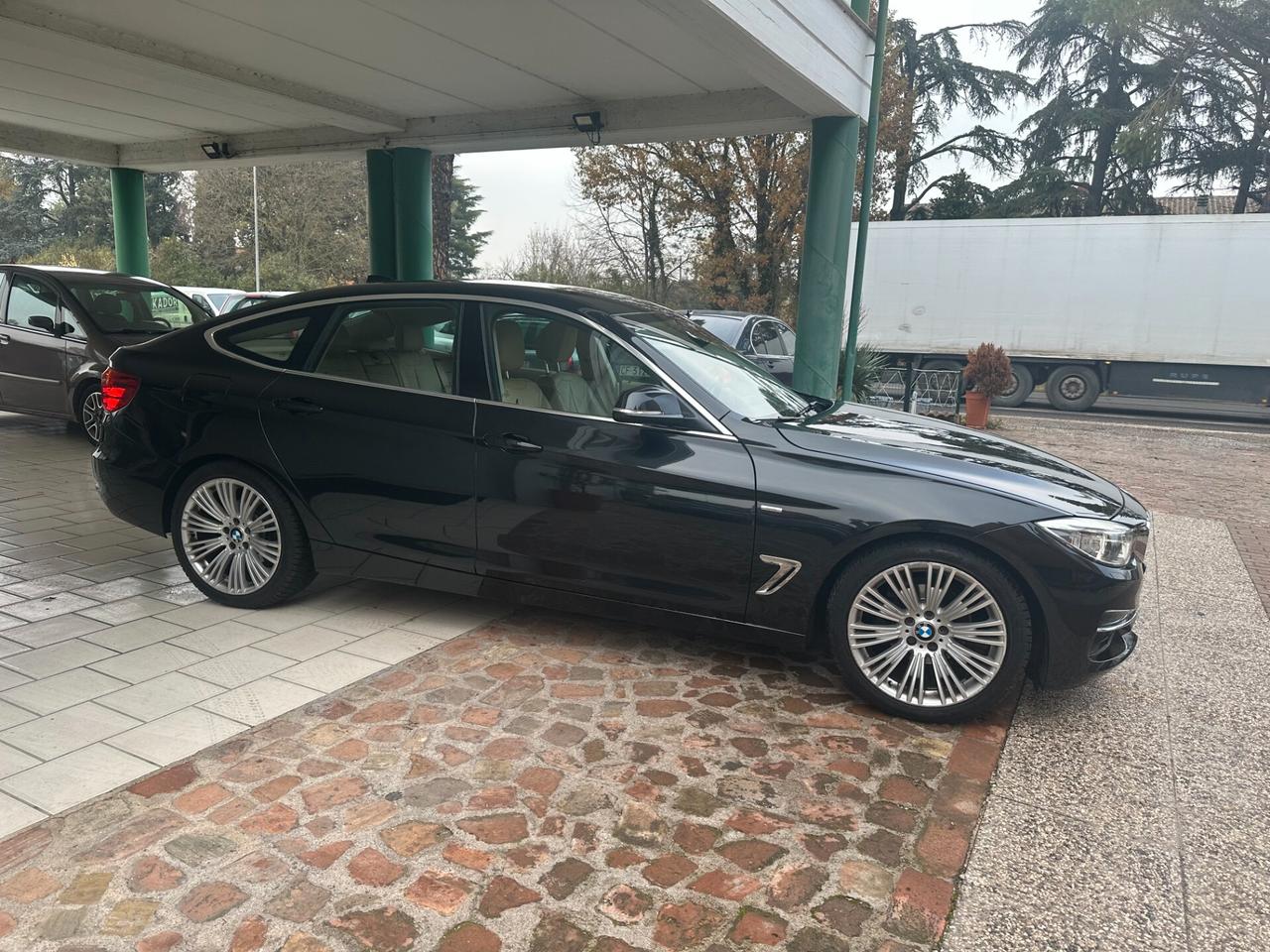 Bmw 3er Gran Turismo 318d AUT. Luxury