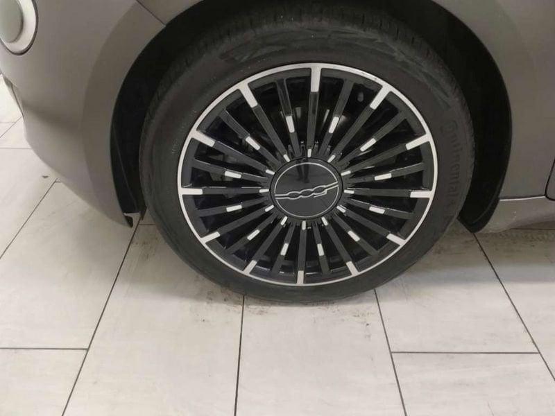 FIAT 500 500e 42 kWh La Prima